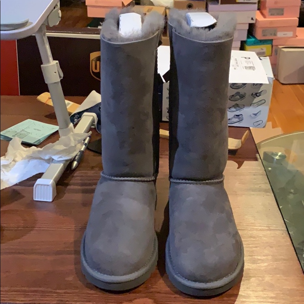 NEW UGG KIDS BAILEY BOW TALL
